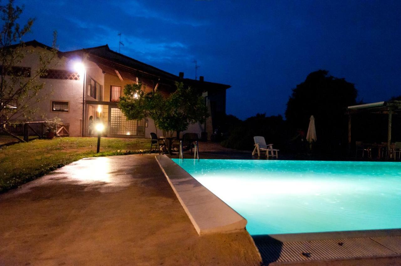Bed and Breakfast Casale Del Sole Garda Монцамбано Экстерьер фото